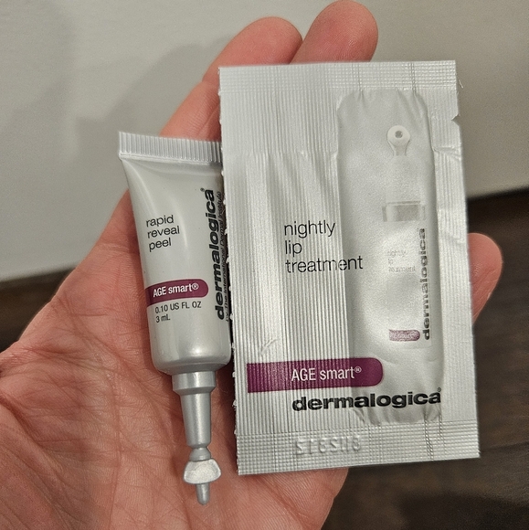 Skincare Set with Black Cosmetic Bag - Picture 9 of 15